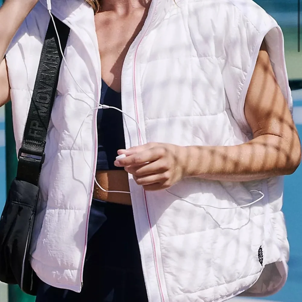 Free People Movement  Puffer - Picture 2 of 4